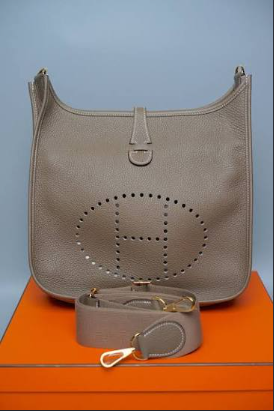 Hermès Evelyne III 29. Licensed photograph, not an official campaign image.